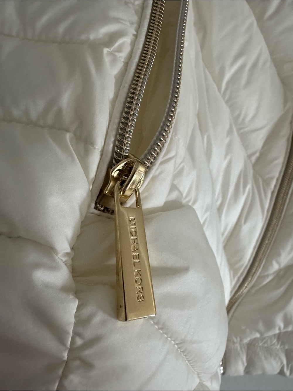 Michael Kors Packable Quilted Puffer Vest White Size XL Gold Hardware - Picture 5 of 17